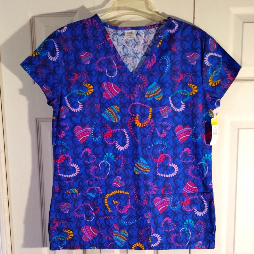 VALENTINE'S DAY WOMEN'S SCRUB TOP SIZE SMALL NWT